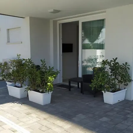 F2 - Coral Red Apartament *