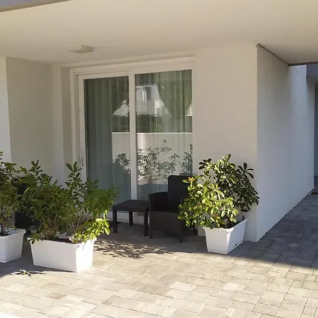 F2 - Coral Red Apartament *